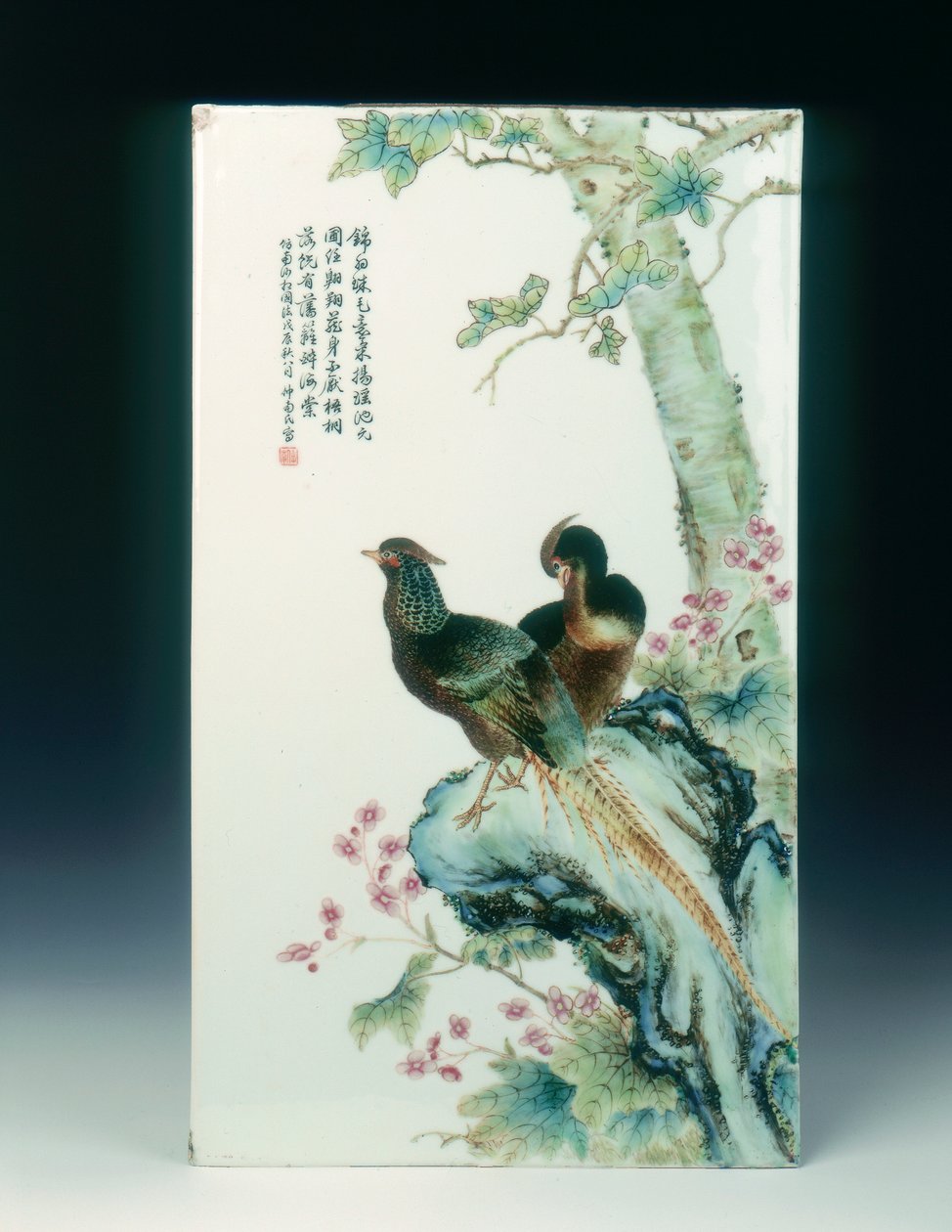 Plakietka porcelanowa Famille Rose z bażantami, Chiny autorstwa Xu Zhongnan