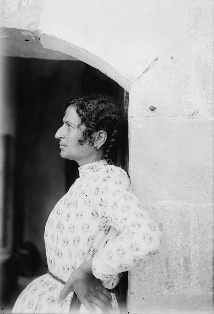 Samarytanka z Nablusu, ok.1920 (zdjęcie czarno-białe) autorstwa . .