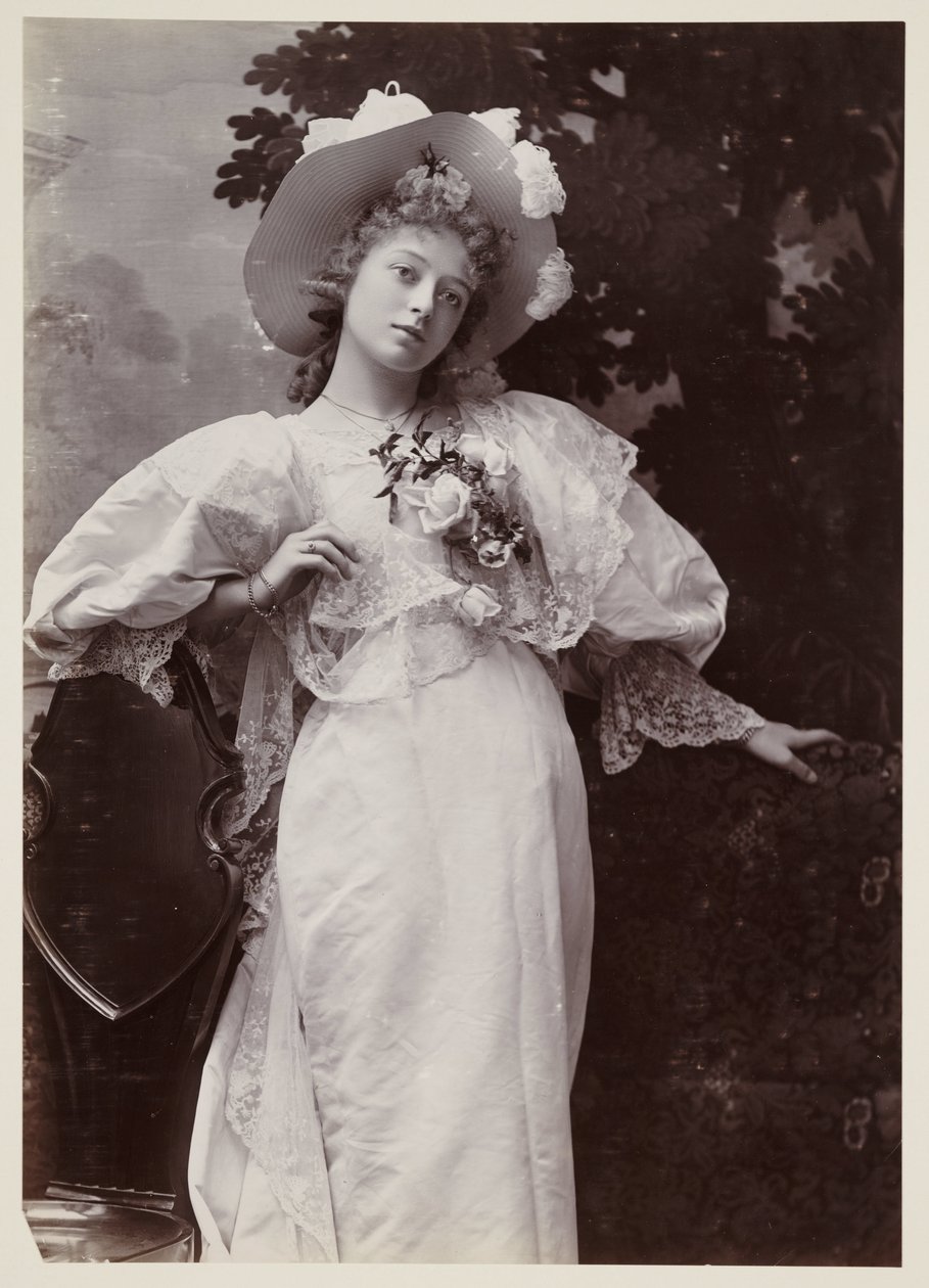 Portret edwardiański, kobieta w koronkowej sukience autorstwa John Pardon