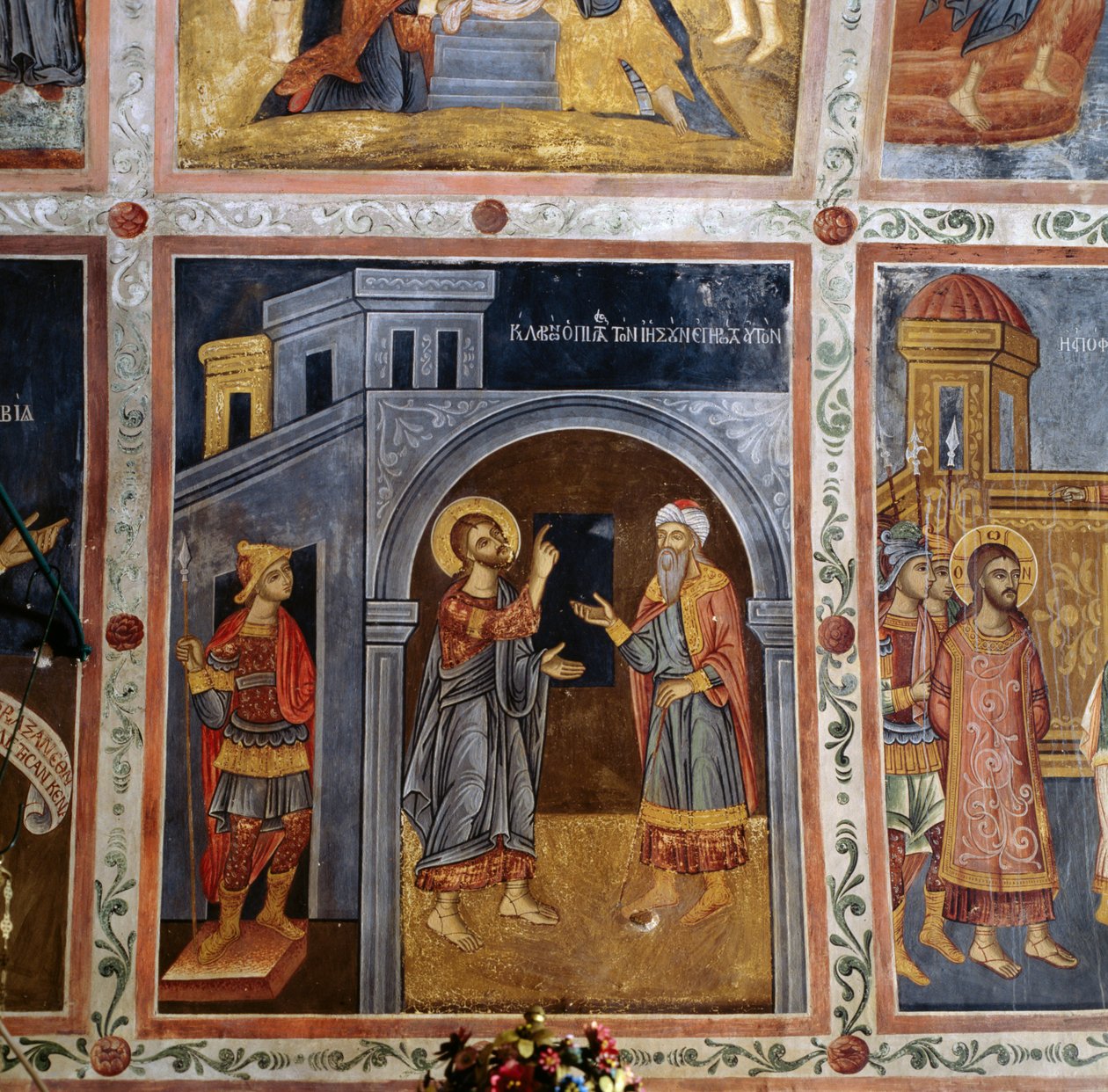 Jezus rozmawiający z Poncjuszem Piłatem, ozdobione freskami sklepienie ze scenami z życia Jezusa, klasztor Mikro Sotiris, wyspa Symi, Grecja (zdjęcie) autorstwa Georg Carl Heinrich Dollmann