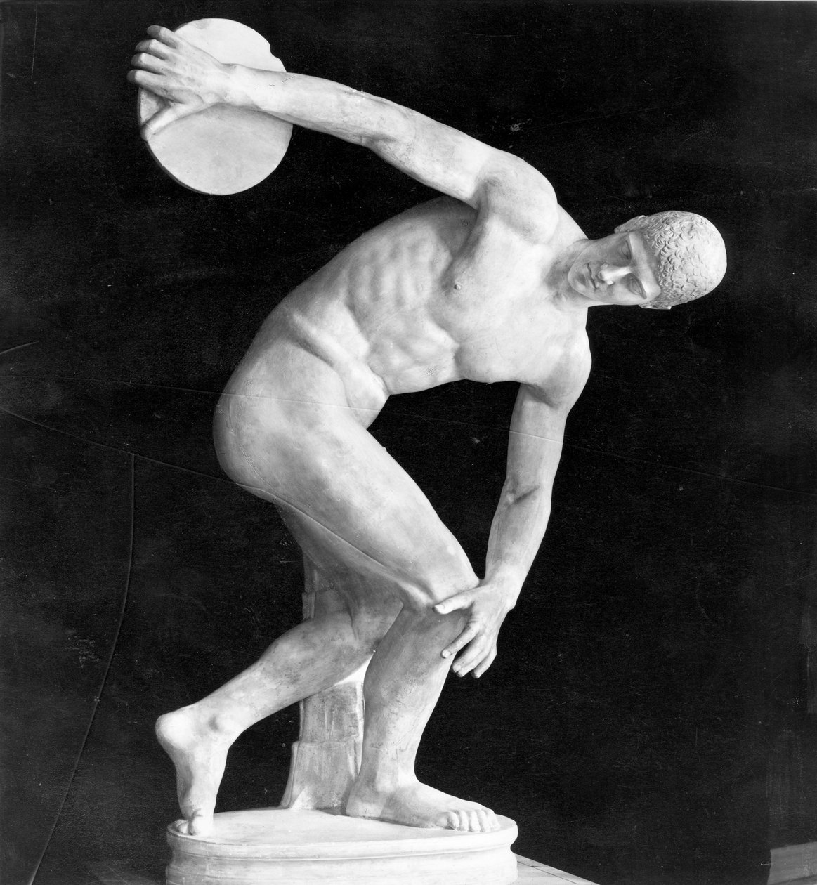 Discobolus, kopia greckiego oryginału (tynk) autorstwa after Myron