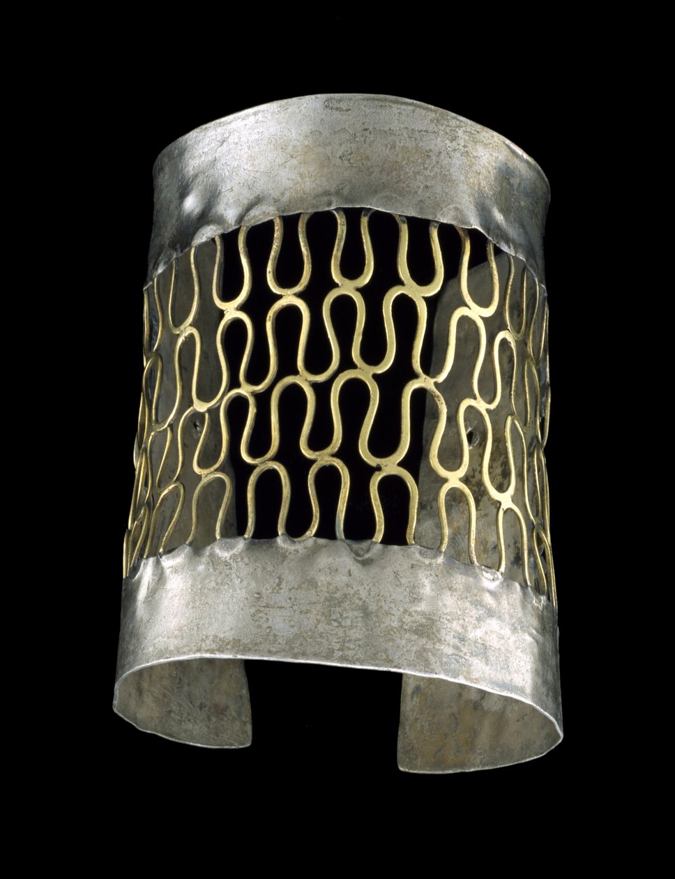 Opaska na ramię, 200 BC-400 AD (młotkowane srebro i filigranowe złoto) autorstwa culture Vicús