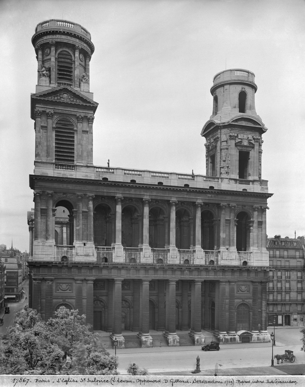 Widok kościoła Saint-Sulpice, 1921-22 (zob. też 346070) autorstwa Studio Giraudon
