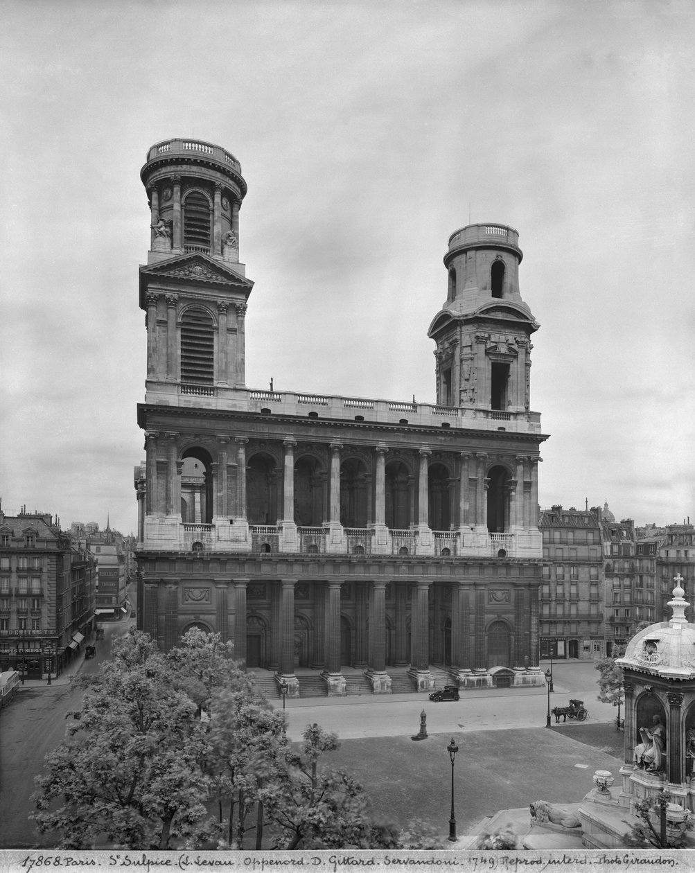 Widok na kościół Saint-Sulpice, 1921-22 (zob. też 346071) autorstwa Studio Giraudon