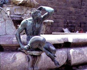 Fontanna Neptuna, detal satyry autorstwa Giambologna