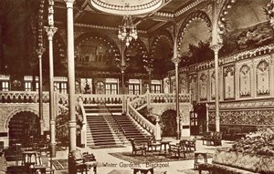 Winter Gardens, Blackpool (czarno-białe zdjęcie) autorstwa (after) English photographer