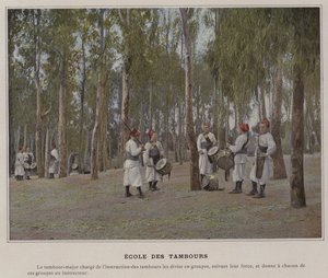Szkoła perkusyjna (kolorowe zdjęcie) autorstwa (after) French Photographer