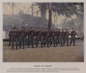 Szkoła Żołnierska (kolorowe zdjęcie) autorstwa (after) French Photographer