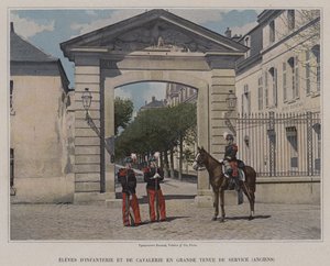Uczniowie piechoty i kawalerii w pełnym stroju służbowym, dawni (kolorowe zdjęcie) autorstwa (after) French Photographer