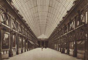 Galeria Orleans w Palais-Royal (zdjęcie czarno-białe)