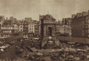 Marsz Niewiniątek (zdjęcie czarno-białe) autorstwa (after) French Photographer