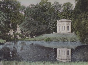 Parc du Petit Trianon, Pawilon Muzyczny, Park Małego Trianon, Pawilon Muzyczny (zdjęcie kolorowe) autorstwa (after) French Photographer