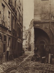 Rue des Marmousets w 1864 roku, zaczerpnięta z rue Saint-Landry, znajdowała się w miejscu nowego Hotel-Dieu (zdjęcie czarno-białe) autorstwa (after) French Photographer