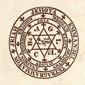 Nauki okultystyczne: magiczny krąg. Schemat z „De Occulta Philosophia” niemieckiego uczonego okultyzmu Henry’ego Corneliusa Agrippy z Nettesheim (1486-1535) (znanego jako Cornelius Agrippa lub Agrippa z Nettesheim)