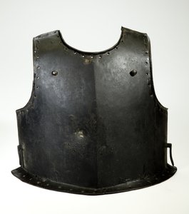 Napierśnik harquebusiera, ok.1625-50 (żelazo i czarna farba) autorstwa (attr.to) German School