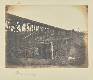Wojskowy most kolejowy przez Potomac Creek na linii Fredericksburg Railroad autorstwa A.J. Russell