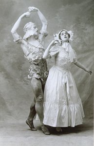 Niżyński i Karsavina tańczą w balecie „Le Spectre de la Rose” Carla Marii von Webera (1786-1826) w paryskim Teatrze Chatelet, 5 czerwca 1912 (zdjęcie w sepii) autorstwa A. Bert