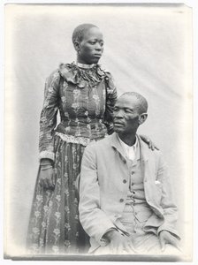 Khama i jego żona, ok. 1910 (odbitka platynowa) autorstwa A. E. Hargreave