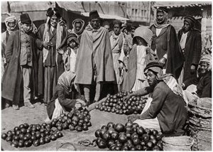 Targ owocowy w Bagdadzie, Irak, 1925 autorstwa A. Kerim