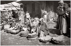 Suq El Khubur, rodzimy rynek chleba, Bagdad, Irak, 1925.