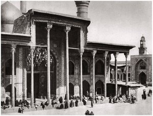 Brama wejściowa meczetu Kadimain prowadząca do grobowca Imama Moosa Al Kadima, 1925