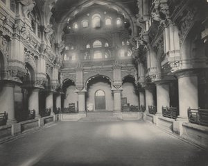 Wejście do pałacu Torumal Paiks autorstwa A. W. A. Plâté Studio