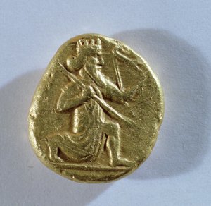 Daric przedstawiający Dariusza jako Królewskiego Łucznika (złoto) (awers) autorstwa Achaemenid