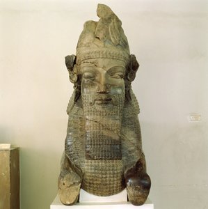 Kapitał z ludzką głową, z Tripylonu, Persepolis, Iran, 500-480 p.n.e. autorstwa Achaemenid