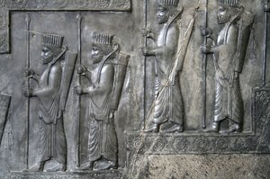 Rzeźba ścienna przedstawiająca Gwardię Królewską, Tachara, Persepolis, ok. VI-V wpne (szary kamień)