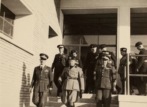 Inauguracja budynków Królewskiego Lotniska „Fausto Pesci” w Bolonii, wybudowanych przez firmę Mauro Toschi fu Ulisse, w obecności Duce Benito Mussoliniego, 24.10.1936 (zdjęcie czarno-białe)