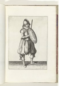 Ćwiczenie z tarczą i kolcem: żołnierz na baczność z rapierem i tarczą z przodu klatki piersiowej (nr 20), 1618 De Nassausche Wapen-Handelinge, van Schilt, Szpiedzy, Rappier i Tarcza: przedstawione beyde figuerlick, ujęte w nowy porządek [z] (.
