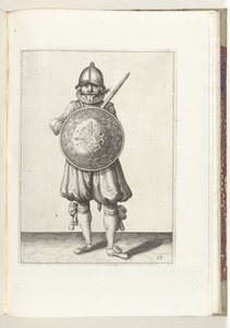 Ćwiczenie z tarczą i kolcem: żołnierz stojący w spoczynku, jego rapier spoczywający na lewym ramieniu za tarczą (nr 23), 1618 Nassausche Wapen-Handelinge, van Schilt, Szpiedzy, Rappier i Tarcza : przedstawione beyde figuerlick, ende obramowane po n autorstwa Adam van Breen
