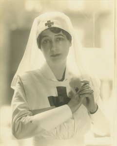 Lady Duff-Gordon jako pielęgniarka (odbitka platynowa)