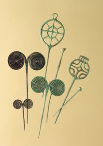 Igły z Ober- i Unterbinbach, Haina, Grossenlueder i Liebenau (brąz) autorstwa Age Bronze