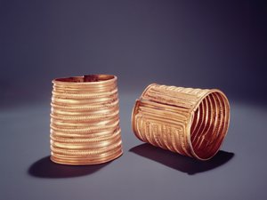 Para naramienników, z Derrinboy, hrabstwo Offaly, środkowa epoka brązu autorstwa Age Bronze