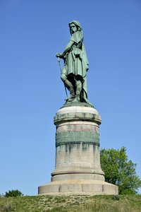Kolosalny posąg Wercyngetoryksa (72-46 pne), przywódcy galijskiego - Rzeźba Millet Aime (1819-1891) 6,60 m eryge w 1865 na zachodniej części Mont Auxois (podstawa 7 m wysokości autorstwa Viollet Le Duc) Alise Sainte Reine 1865