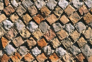 Zbliżenie na podłogę opus reticulatum. Akropol Civitella, Włochy, Region Abruzzo, Chieti