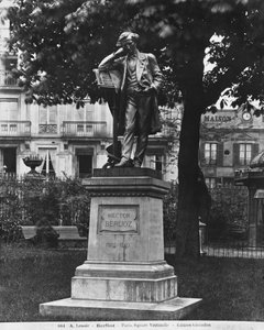 Pomnik Hectora Berlioza, Plac Vintimille, 1884 (kamień i brąz)