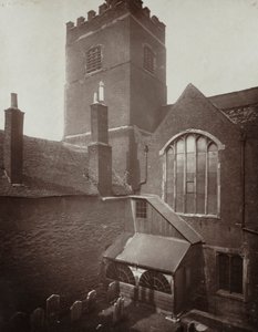 St. Bartholomews: Zielony cmentarz na terenie dawnego południowego transeptu autorstwa Alfred H. Bool
