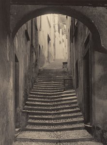 Ulica w Bellagio autorstwa Alfred Stieglitz