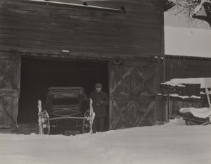 Stodoła, powóz i śnieg autorstwa Alfred Stieglitz