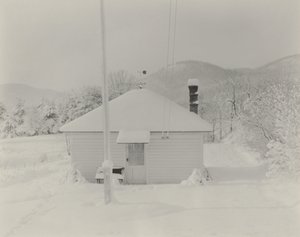 Pierwszy śnieg i mały domek autorstwa Alfred Stieglitz