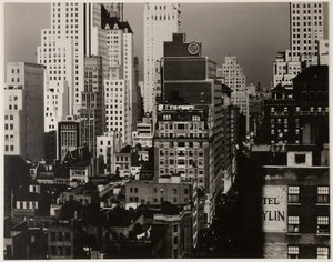 Z mojego okna w amerykańskim miejscu, północ, 193031. autorstwa Alfred Stieglitz
