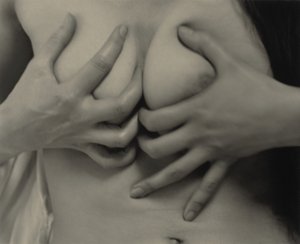 Georgia O’Keeffe — „Ręce i piersi” autorstwa Alfred Stieglitz