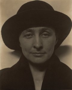 Georgia O’Keeffe autorstwa Alfred Stieglitz