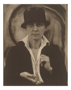 Georgia O’Keeffe: Portret