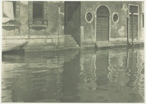 Refleksje - Wenecja, 1894, druk 1897. autorstwa Alfred Stieglitz