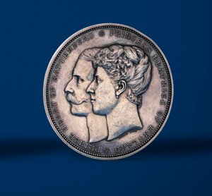 Medal upamiętniający ślub księżnej Beatrycze i księcia Henryka Battenberg, 1885 (srebrny) (awers z 419675) autorstwa Alfred and Wyon, Joseph Shephard Wyon
