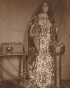 Portret Alice Dieudonne Chase, ca. 1906. autorstwa Alice Gerson Chase
