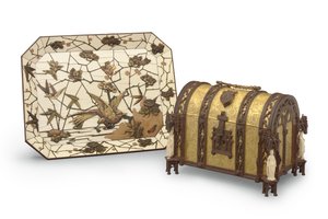 Charger, intarsja Ferdinanda Duvinage i szkatułka na biżuterię z okresu odrodzenia gotyku, oba ok. 1880 (ormolu, żelazo, kość słoniowa, złocona miedź i drewno owocowe) (patrz także 476607 i 476608)